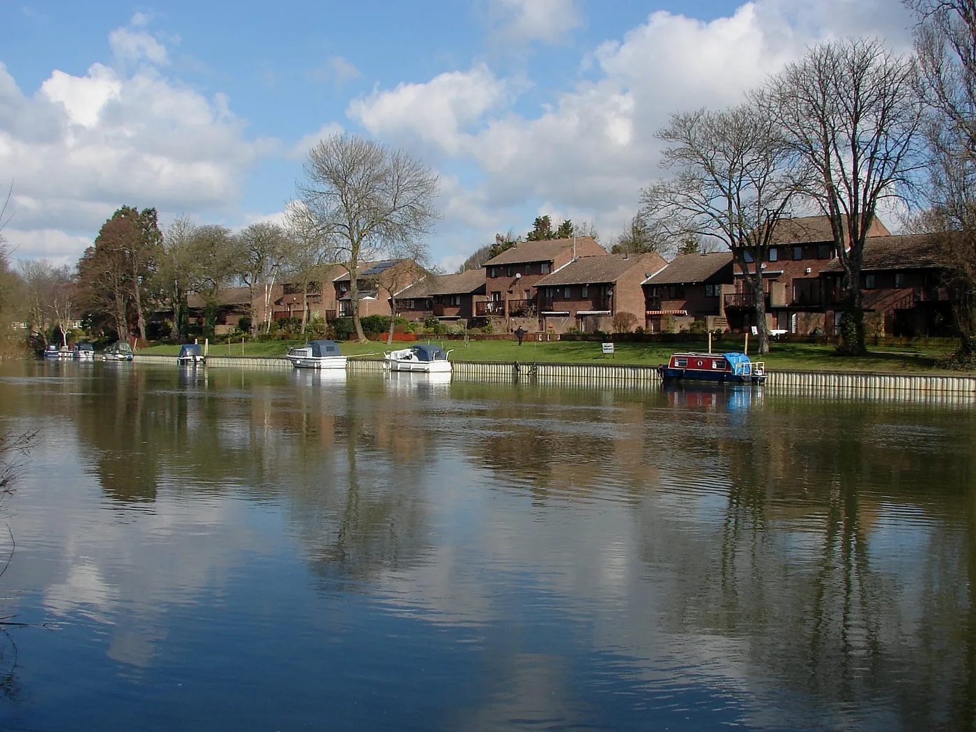 Riverside homes with moorings on the Thames at Staines