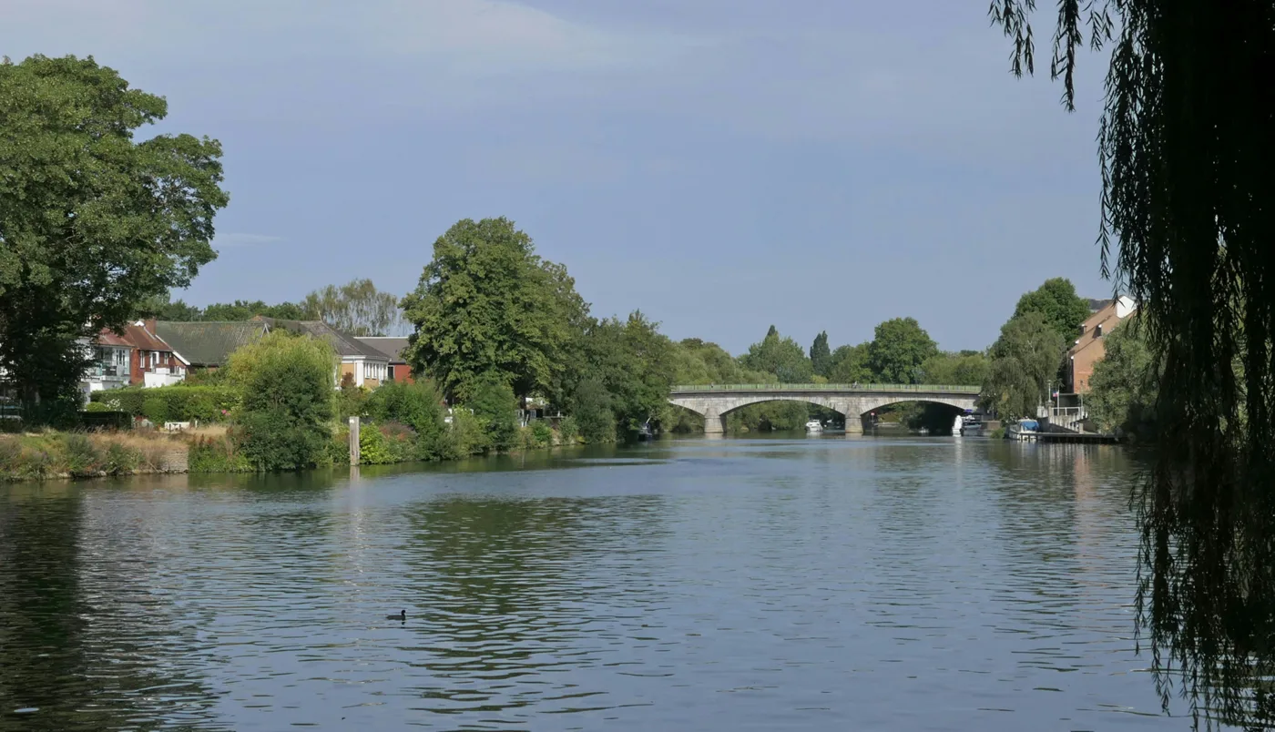 Staines Bridge carries the A308 over the Thames in the middle of the town